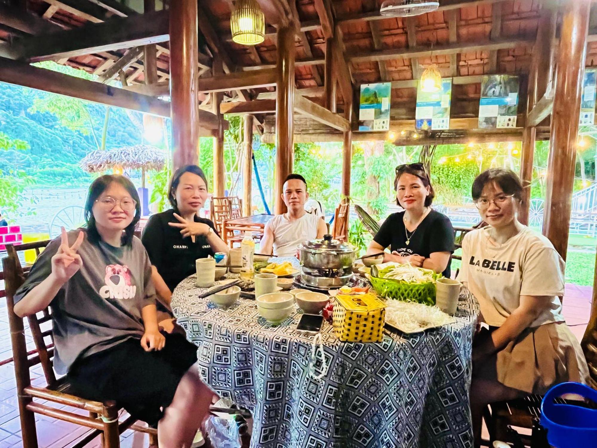 Son River House Phong Nha Kültér fotó
